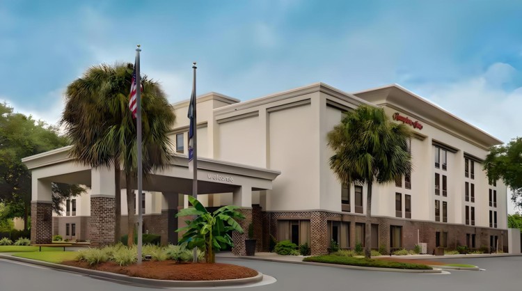 Exterior of Hampton Inn